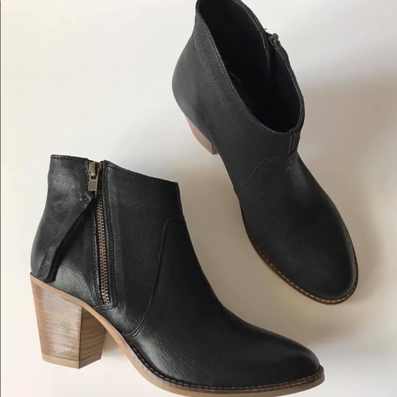 Urban Outfitters Shoes - Urban Outfitters Black Faye Leather Ankle Boots